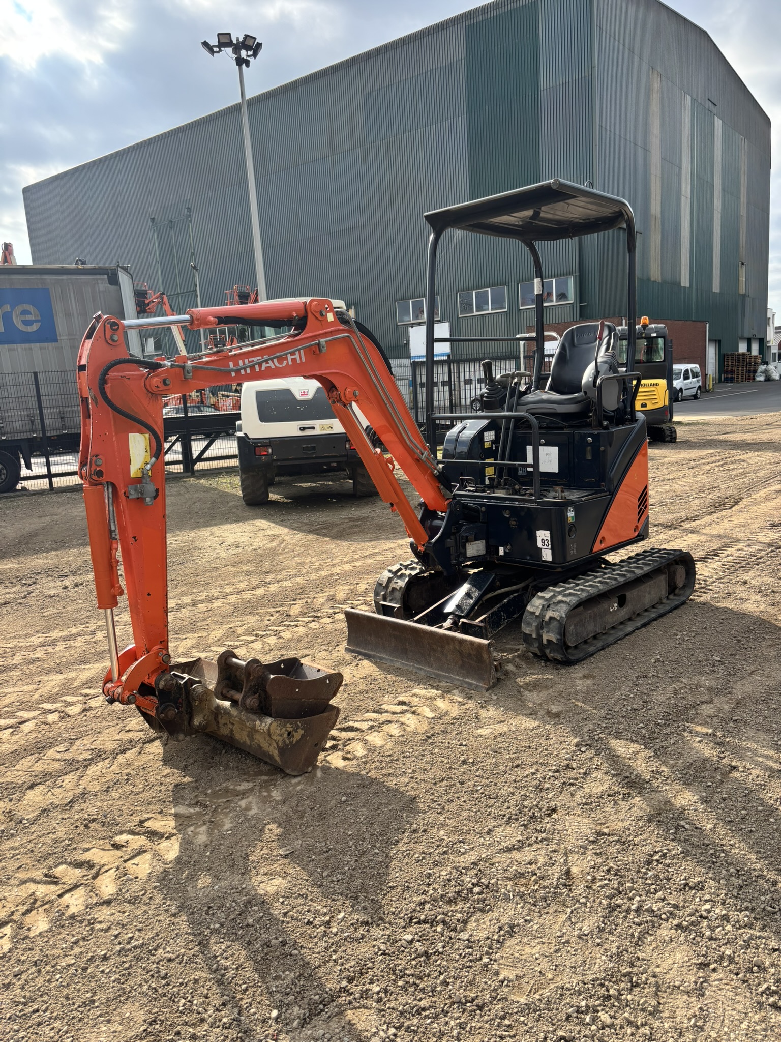 Hitachi ZX17U-2